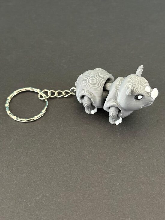 3D printēts kustīgs degunradzis atslēgu piekariņš